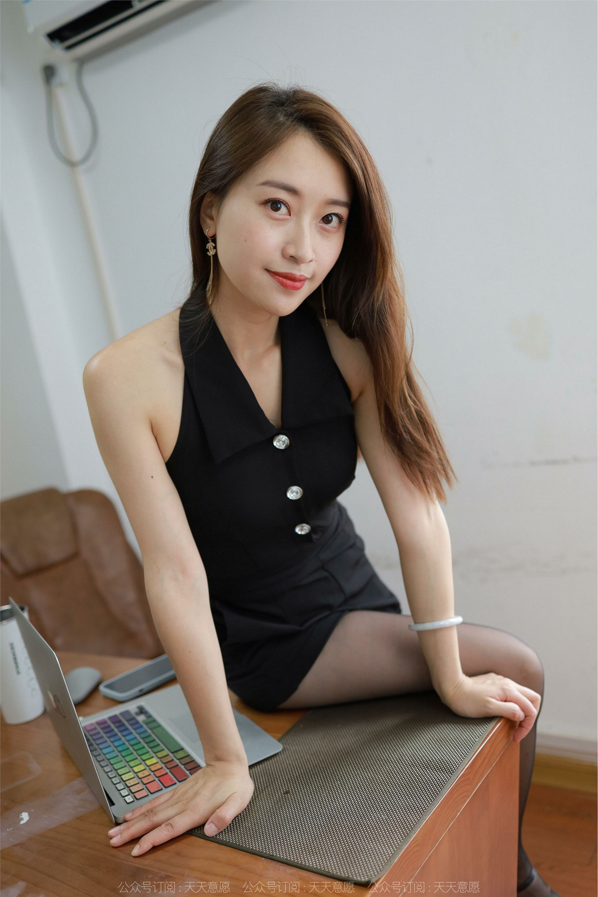 IESS异思趣向  2022.07.16 丝享家 1149：小婕《嘿丝打字员》